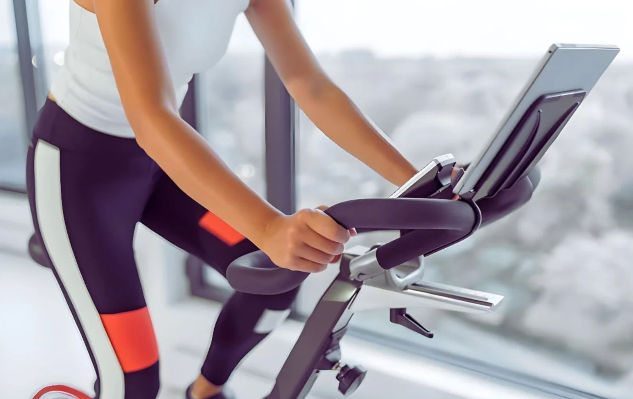 Pedalare per mezz'ora al giorno sulla cyclette ha grossi benefici per la salute